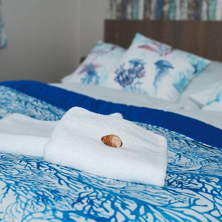 Aqua Hotel Дечин Екстериор снимка